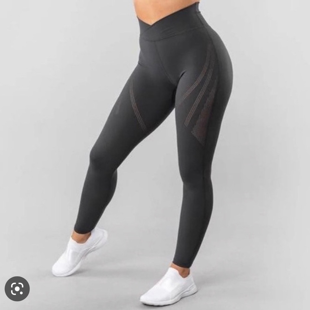 NEVER WORN - Surface Path Laser Cut legging - grey - size medium